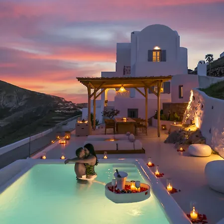 Bluewhite & Santorini * Pyrgos Kallistis